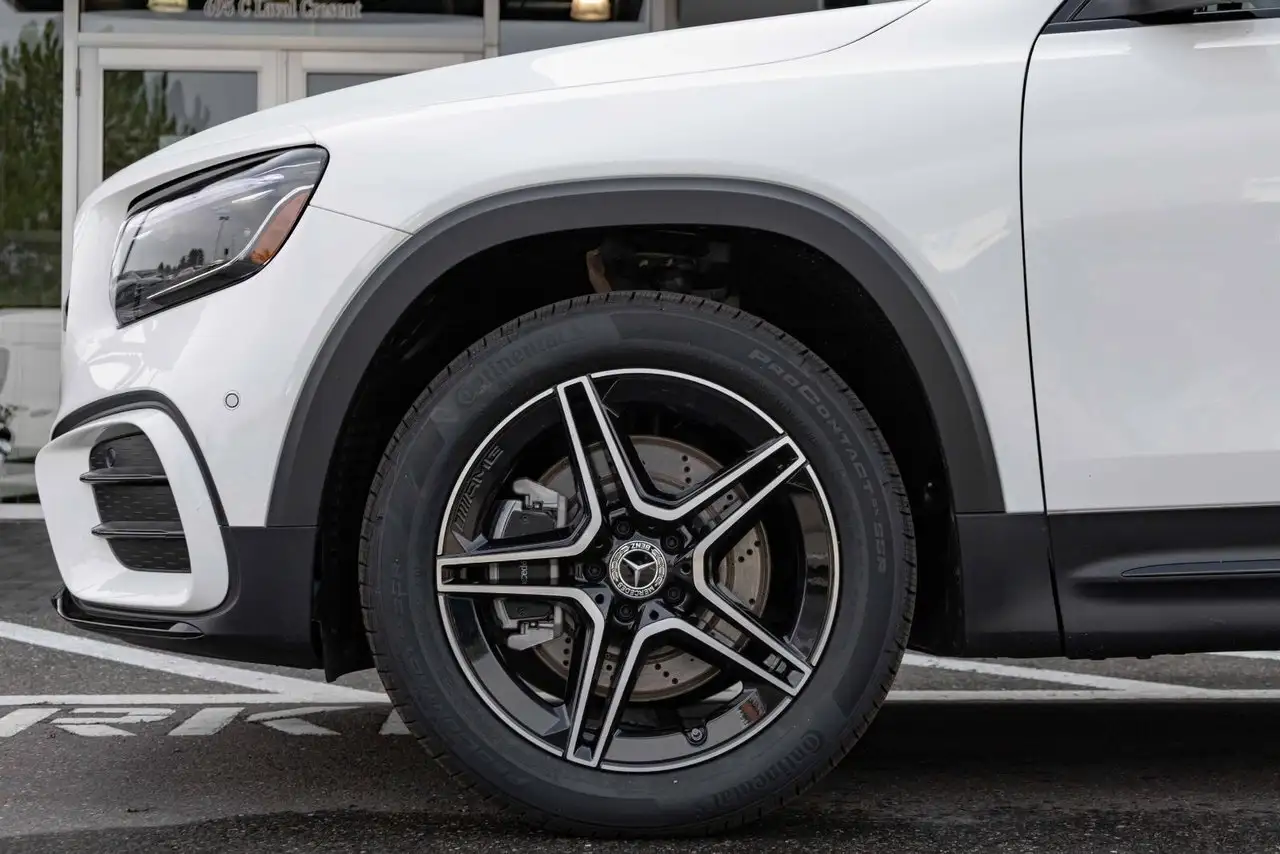 Mercedes-Benz GLB снимка Mercedes-Benz GLB