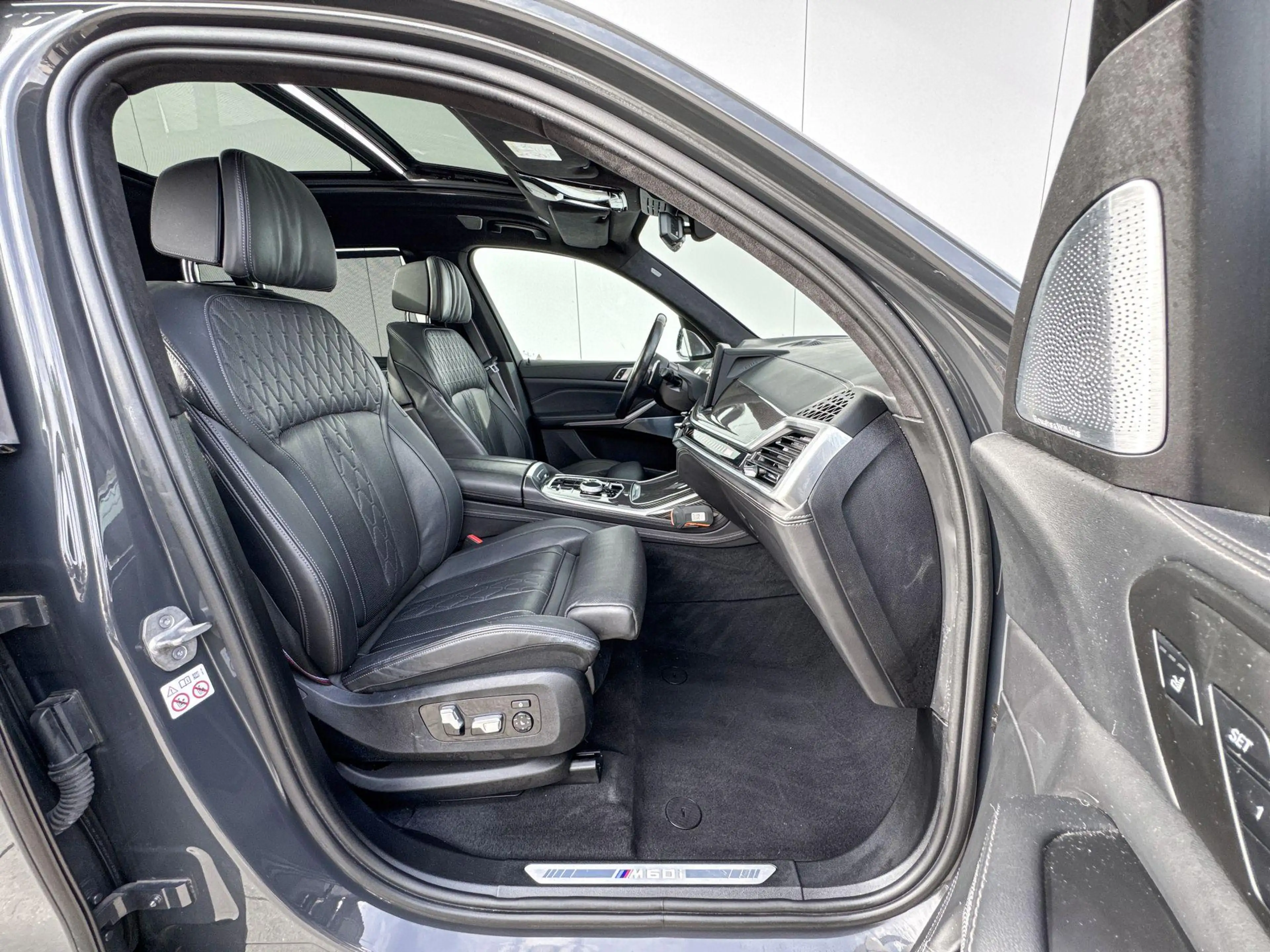 BMW X7 M60i xDrive M-Sport Pro / 23 Inch / 4 Wiel Sturing — photo 8