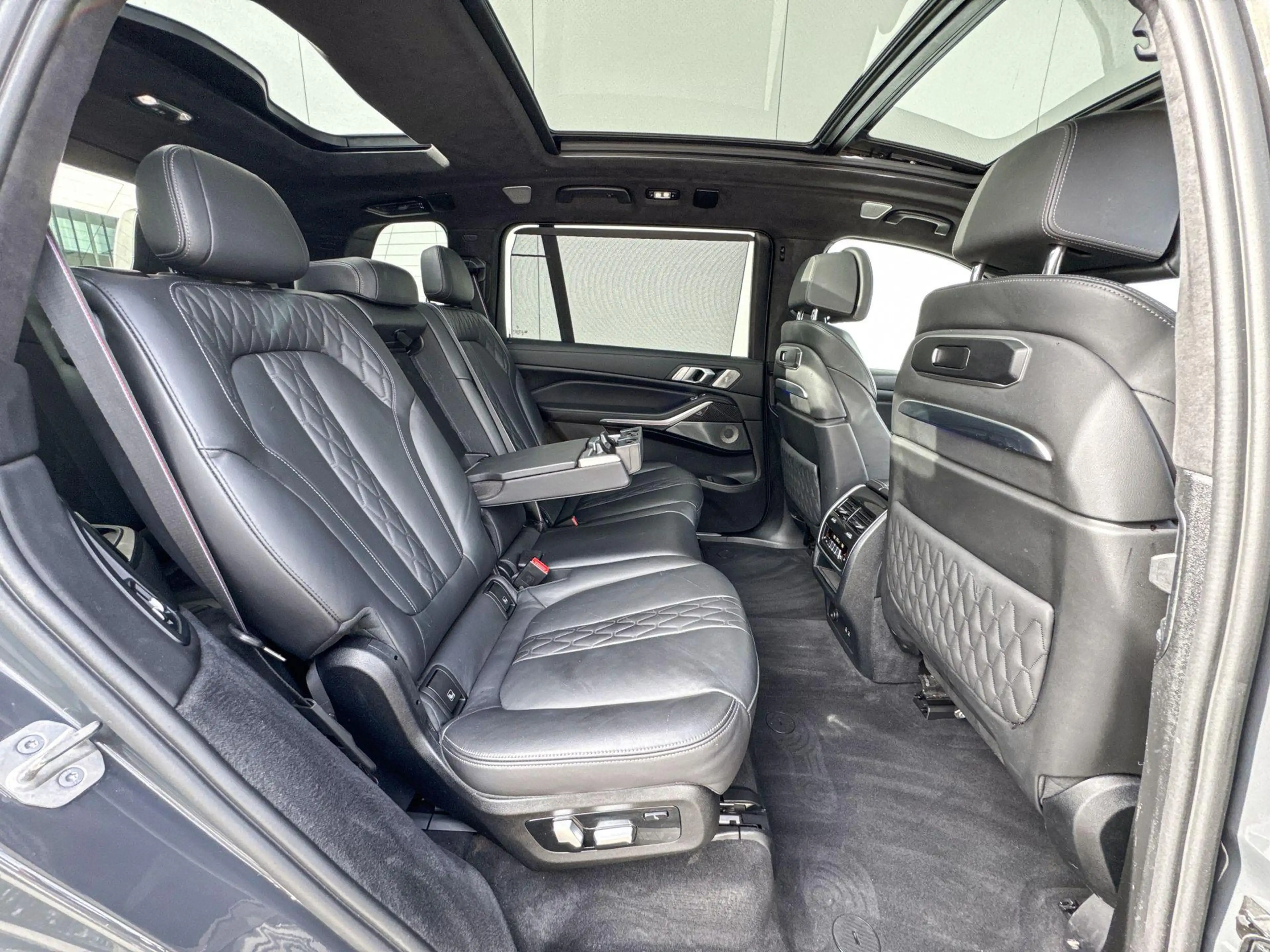 BMW X7 M60i xDrive M-Sport Pro / 23 Inch / 4 Wiel Sturing — photo 13
