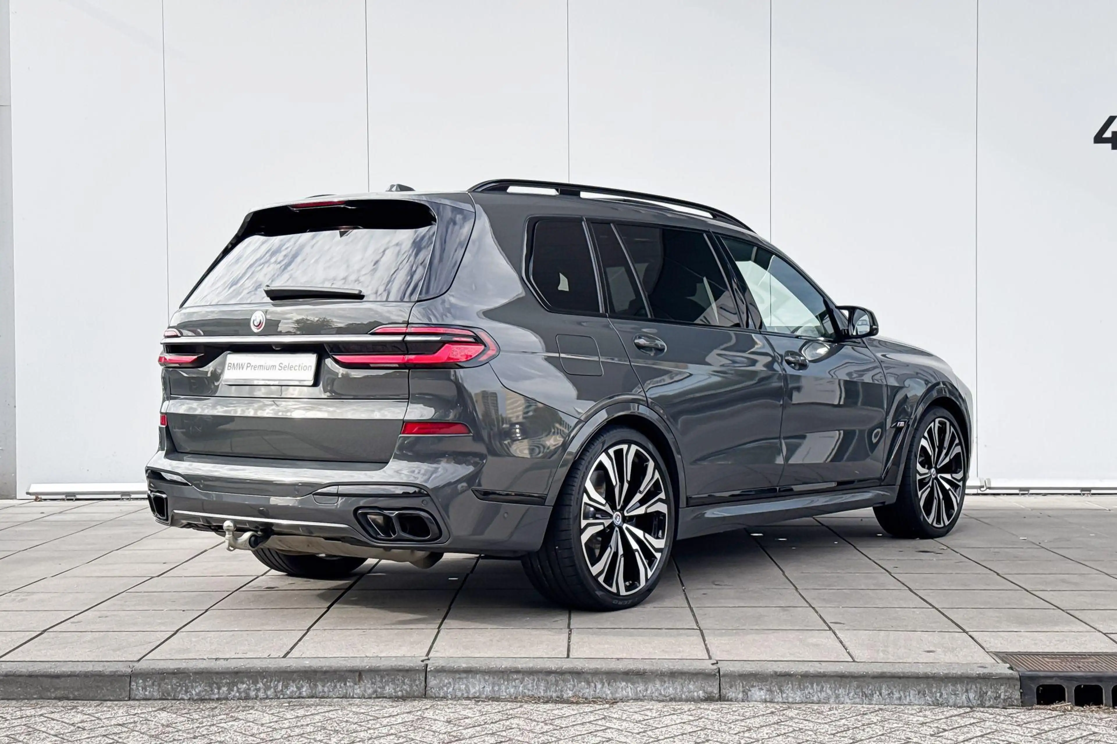 BMW X7 M60i xDrive M-Sport Pro / 23 Inch / 4 Wiel Sturing — photo 4