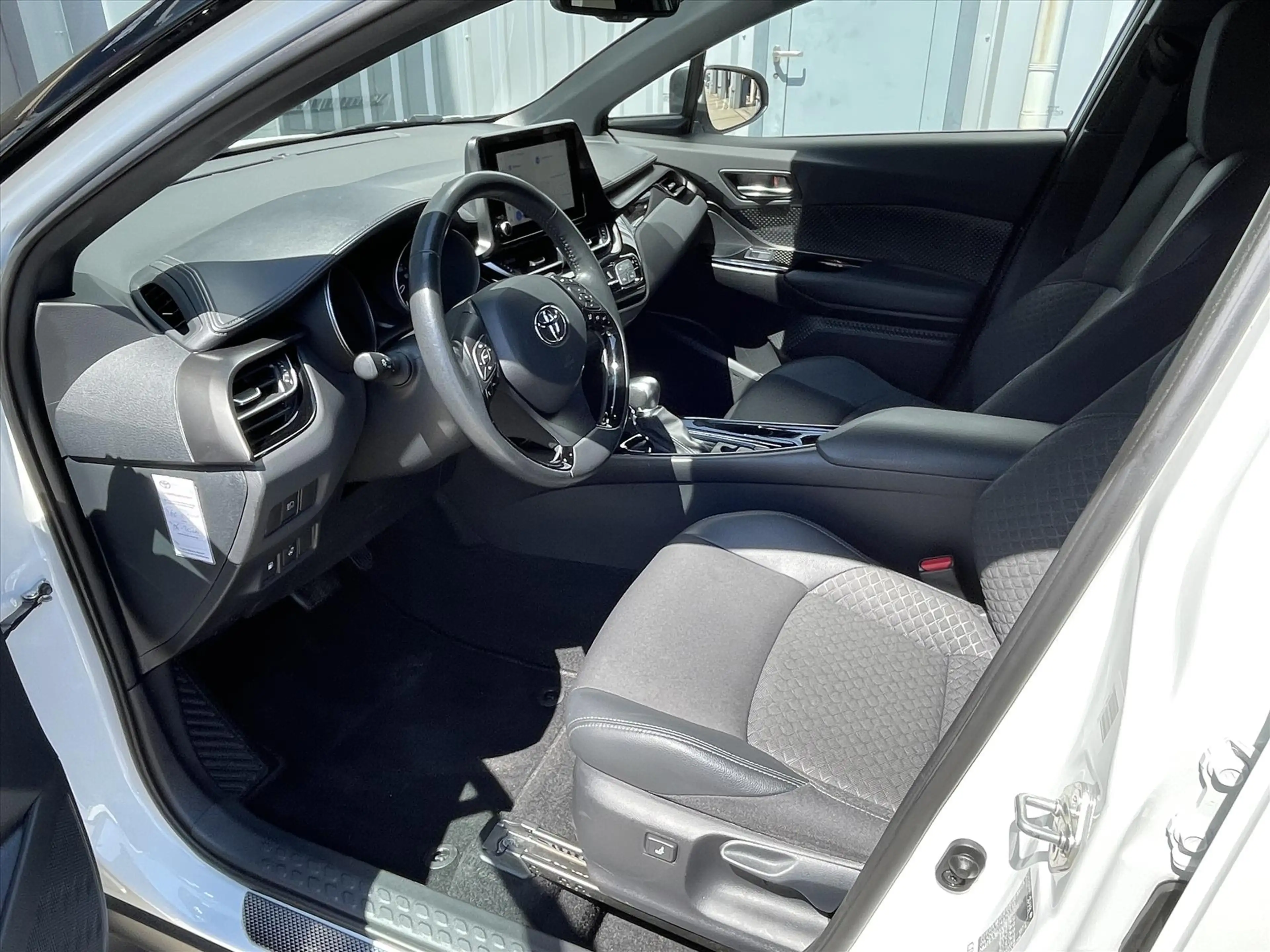 Toyota C-HR 2.0 Hybrid 184pk Automaat Dynamic | Carplay & Andr — photo 4