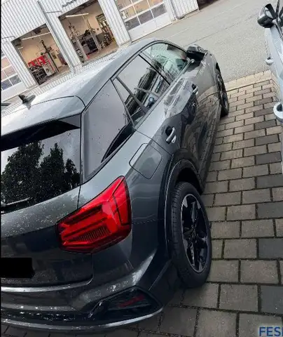 Audi Q2 view 6