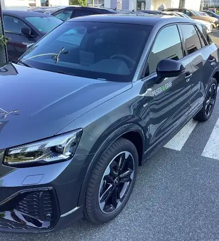 Audi Q2 view 5