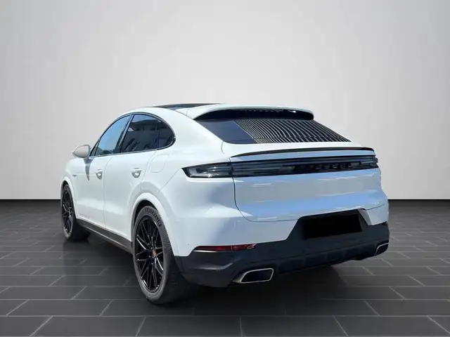 Porsche Cayenne view 4