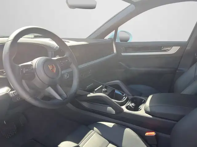 Porsche Cayenne view 6