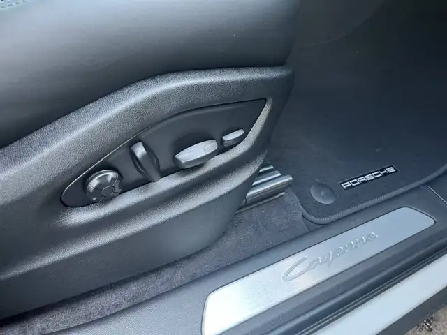 Porsche Cayenne view 12