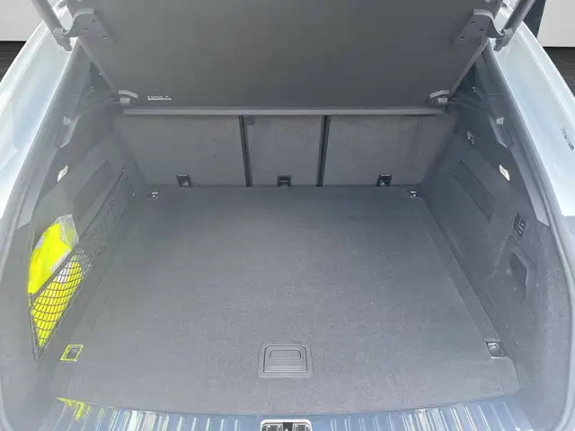 Porsche Cayenne view 15