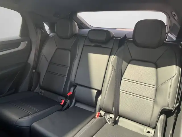 Porsche Cayenne view 11