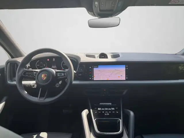 Porsche Cayenne view 8