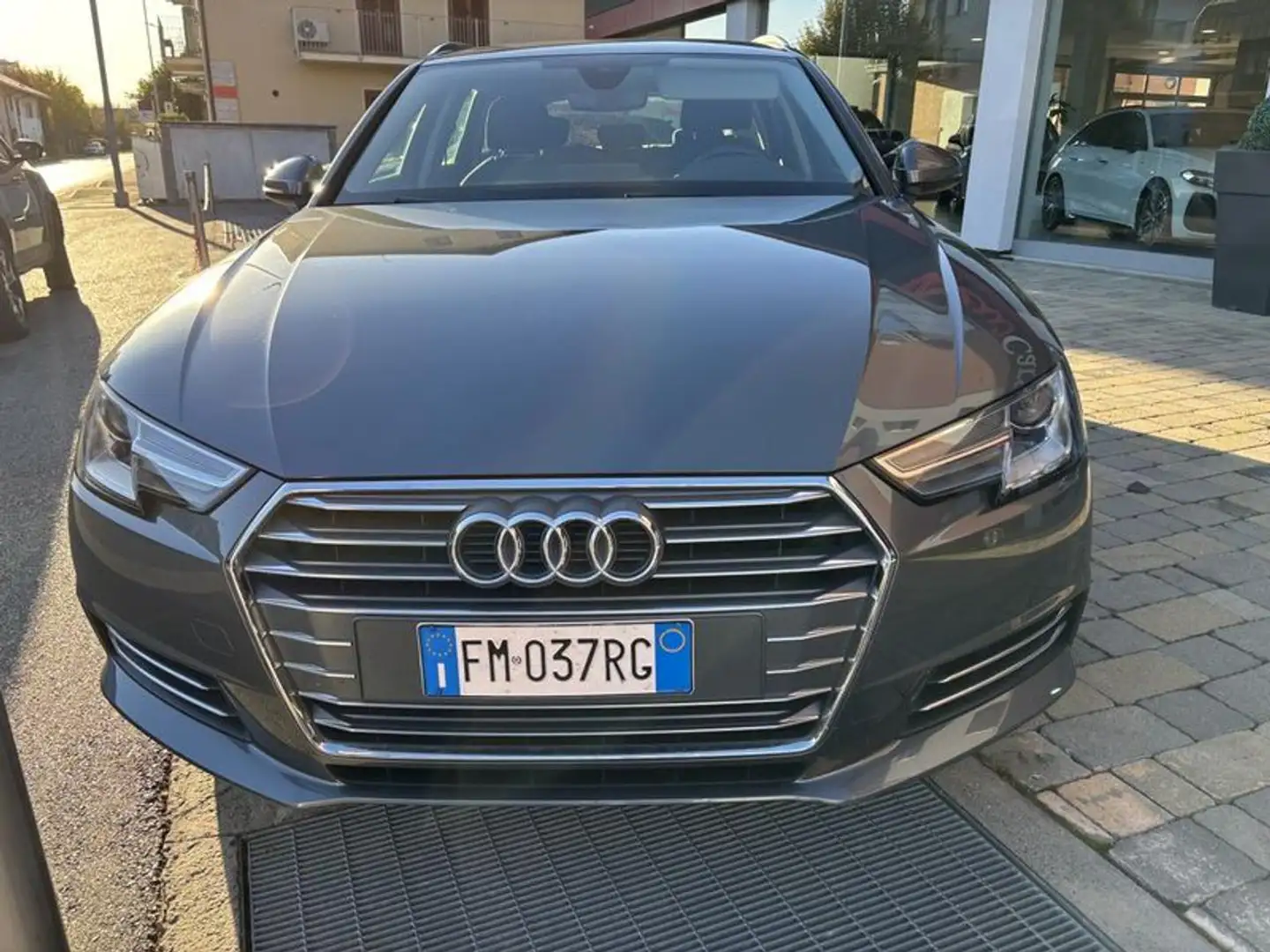 Audi A4 Avant 2.0 TDI 150 CV S tronic Sport XENO-NAVI Grigio - 2