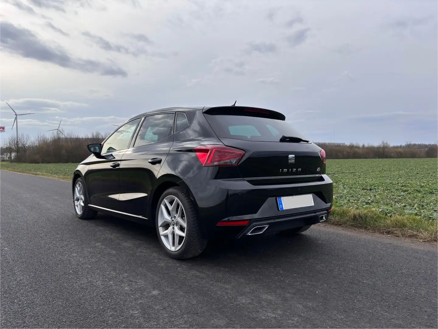 SEAT Ibiza FR Schwarz - 2