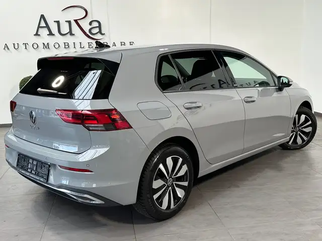 Volkswagen Golf view 4