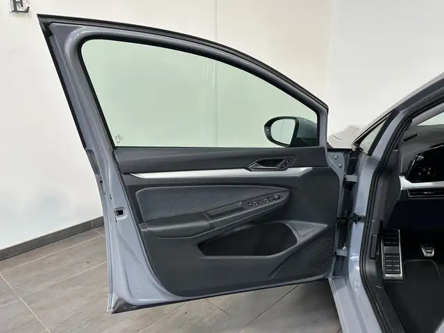 Volkswagen Golf view 6