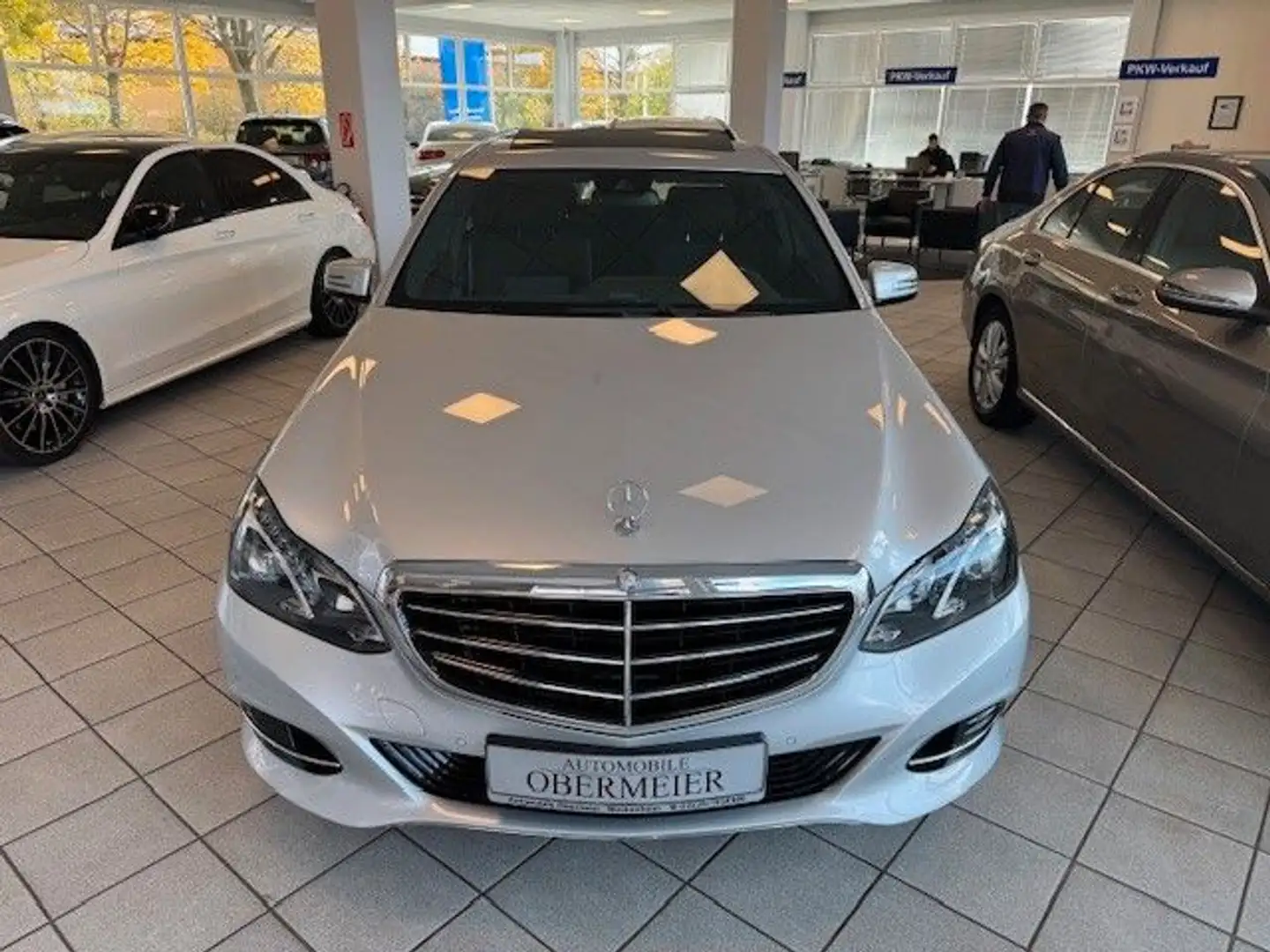 Mercedes-Benz E 200 Elegance 7G-Tr. PTS SHD AHK LED SHZ Silber - 2
