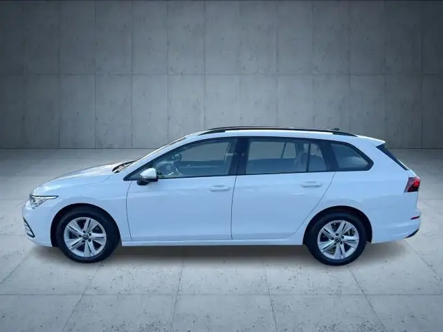 Volkswagen Golf view 2