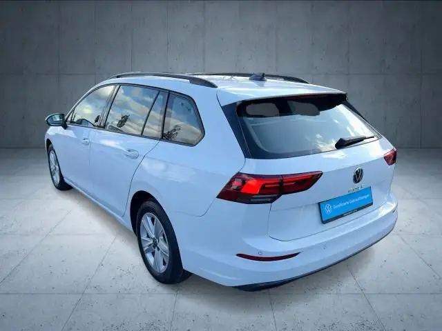 Volkswagen Golf view 3