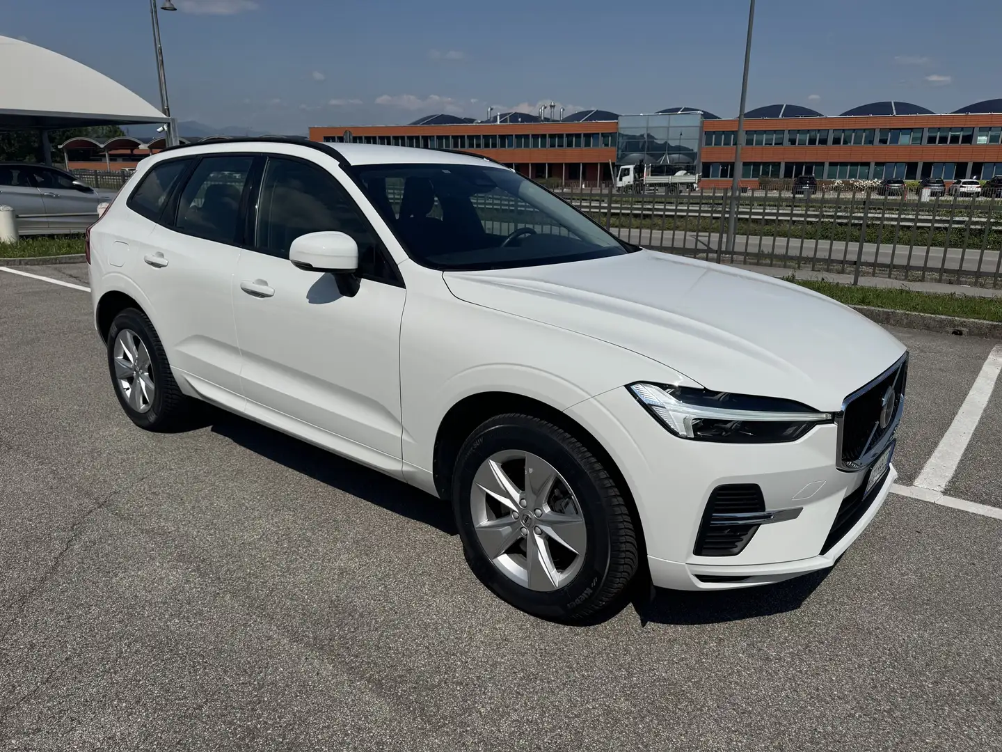 Volvo XC60 B4 AWD (Diesel/Hybrid) Business Blanco - 2