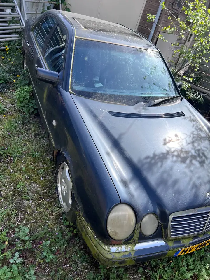 Mercedes-Benz E 280 Avantgarde, foto 1