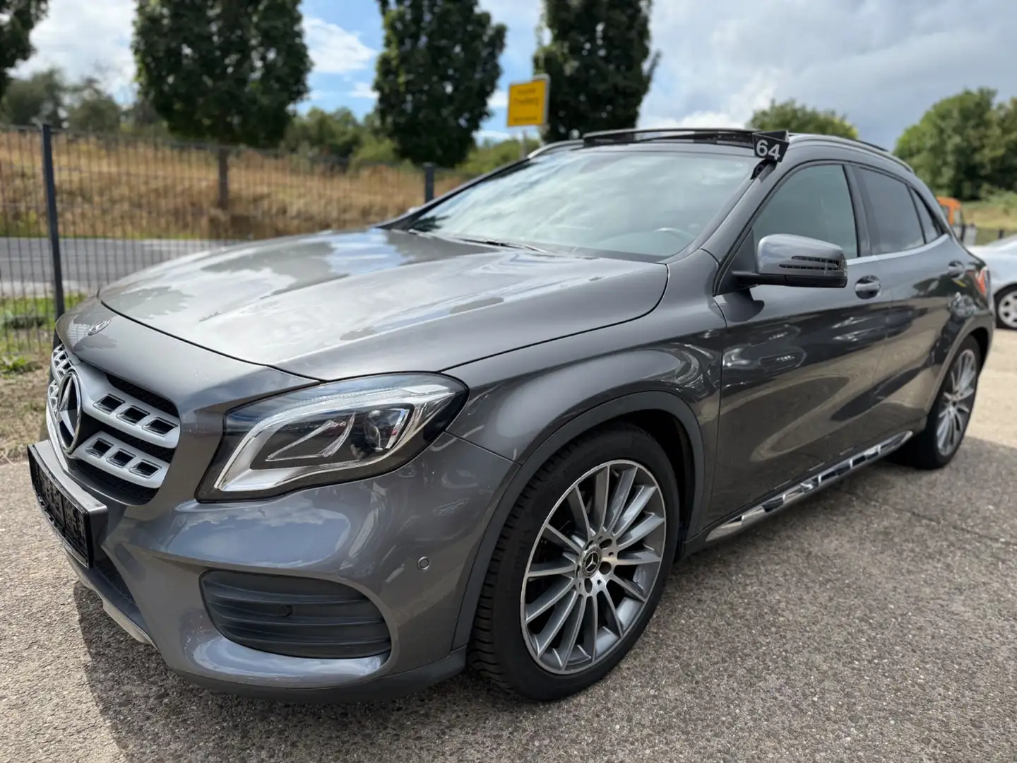 Mercedes-Benz GLA 250 AMG Line 4Matic PANO/KAMERA/GARANTIE Gris - 1