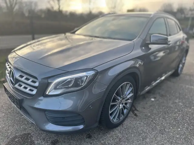 Mercedes-Benz GLA 250 AMG Line 4Matic PANO/KAMERA/GARANTIE