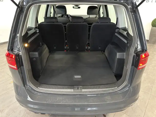 Volkswagen Touran view 6