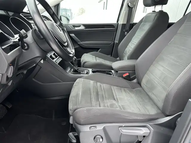 Volkswagen Touran view 9