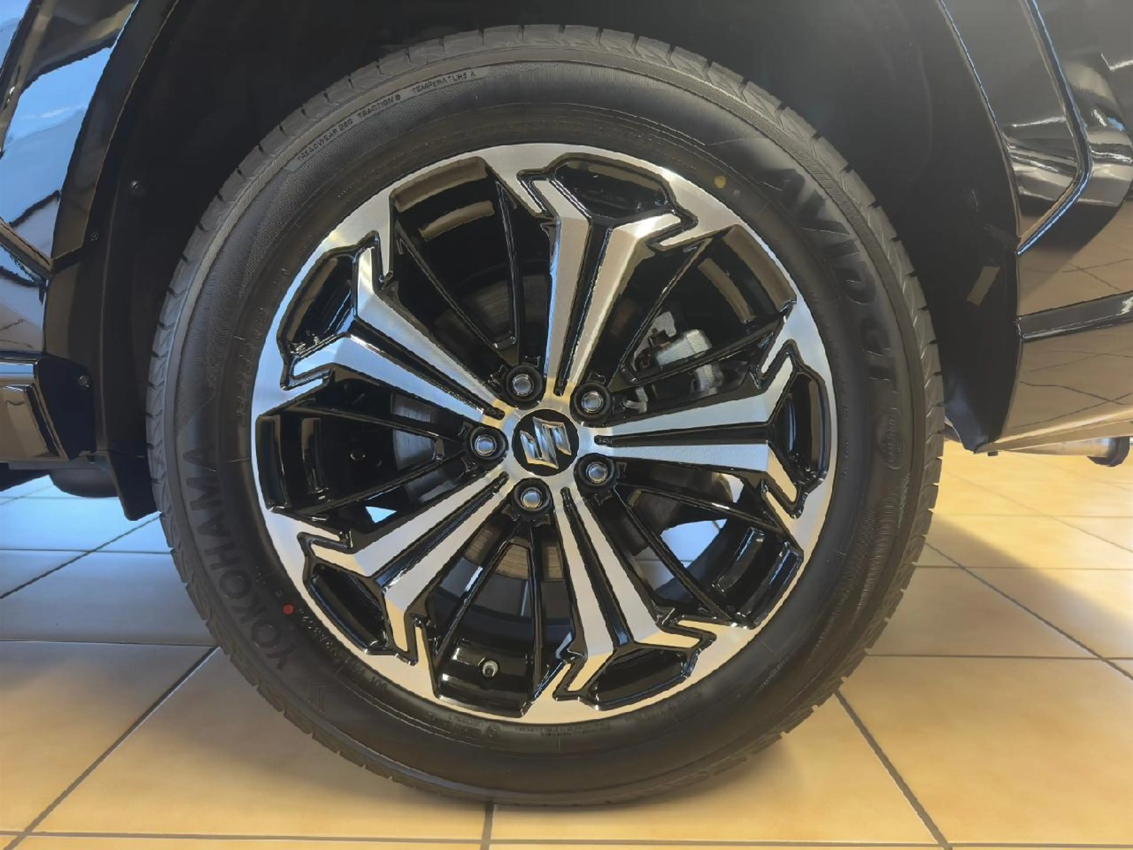 Suzuki Across 2.5 Plug-In Hybrid Comfort+ E-Four — photo 8