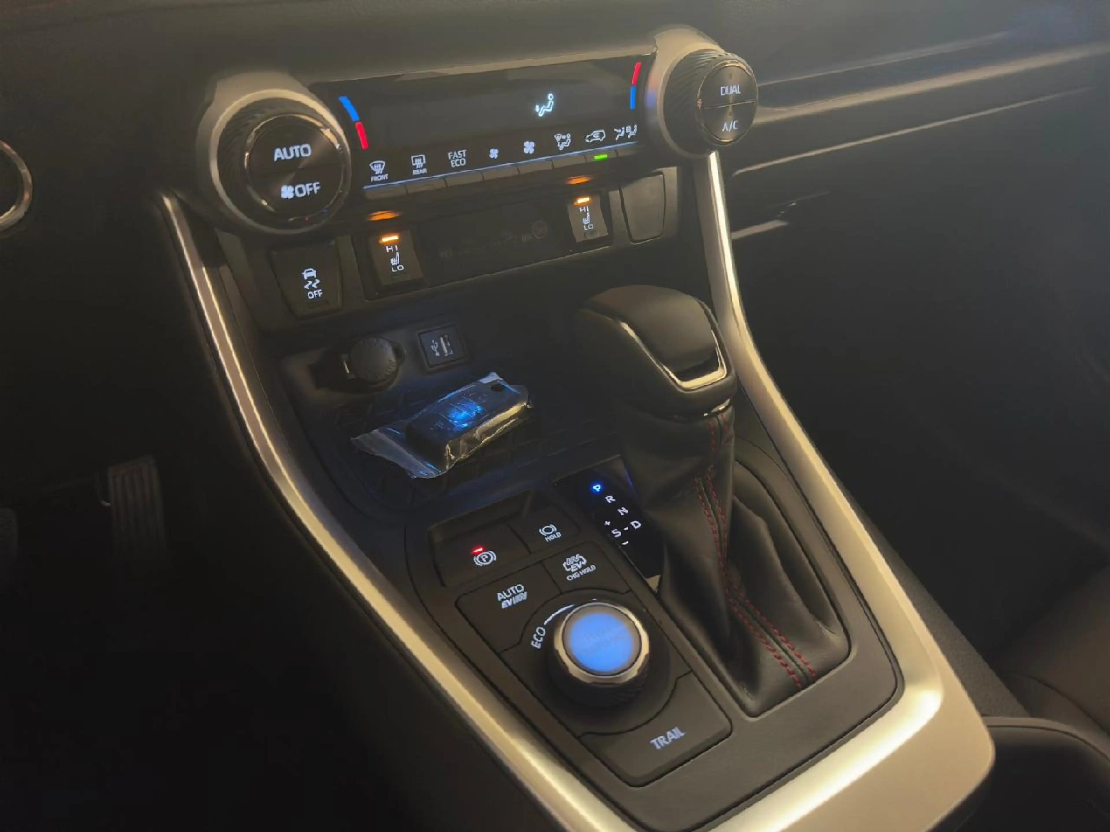 Suzuki Across 2.5 Plug-In Hybrid Comfort+ E-Four — photo 13