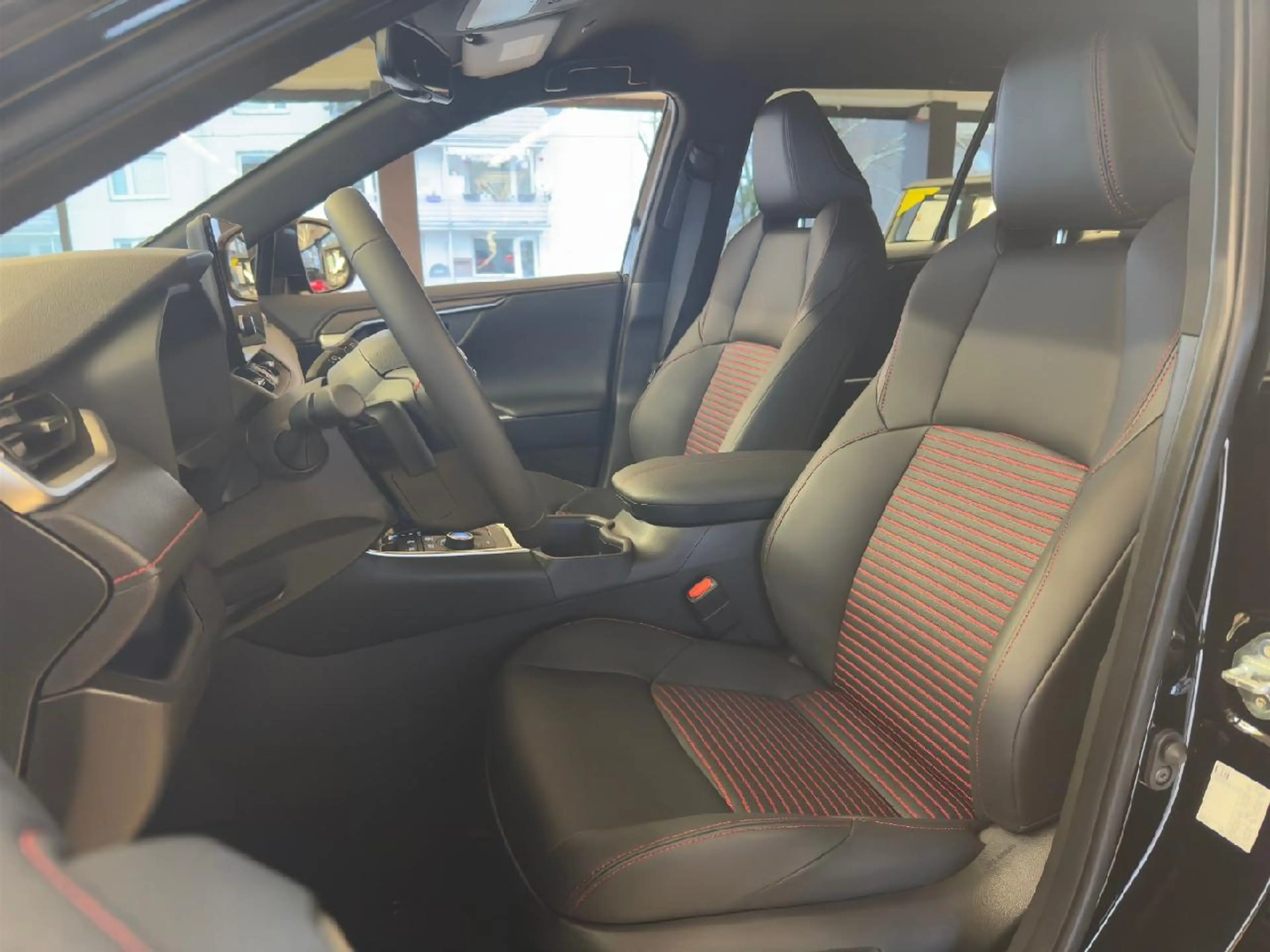 Suzuki Across 2.5 Plug-In Hybrid Comfort+ E-Four — photo 15