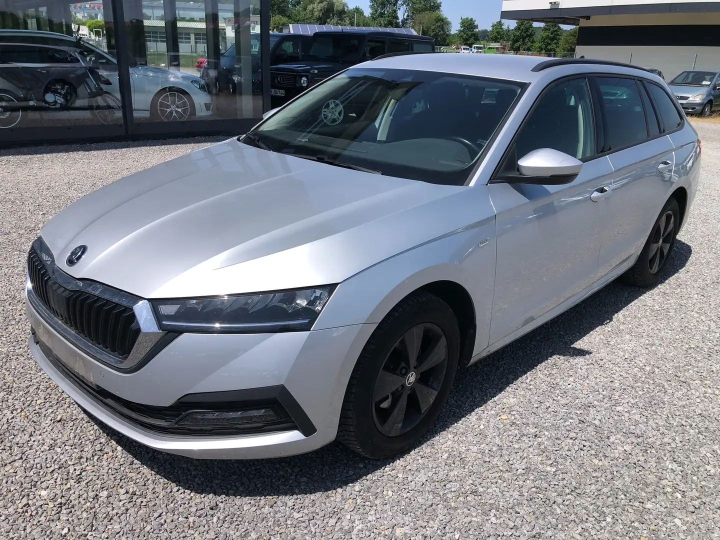 Skoda Octavia 2.0 TDI 110kW 6-Gang*AHK*LED*Kamera*1.Hand* Grijs - 1