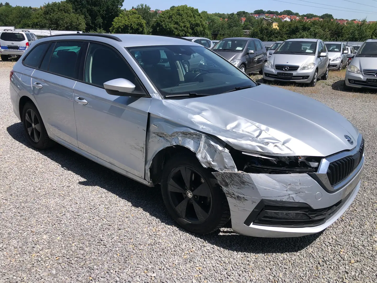 Skoda Octavia 2.0 TDI 110kW 6-Gang*AHK*LED*Kamera*1.Hand* Grijs - 2