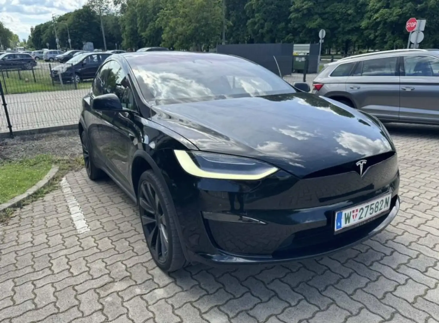 Tesla Model X Plaid - 1