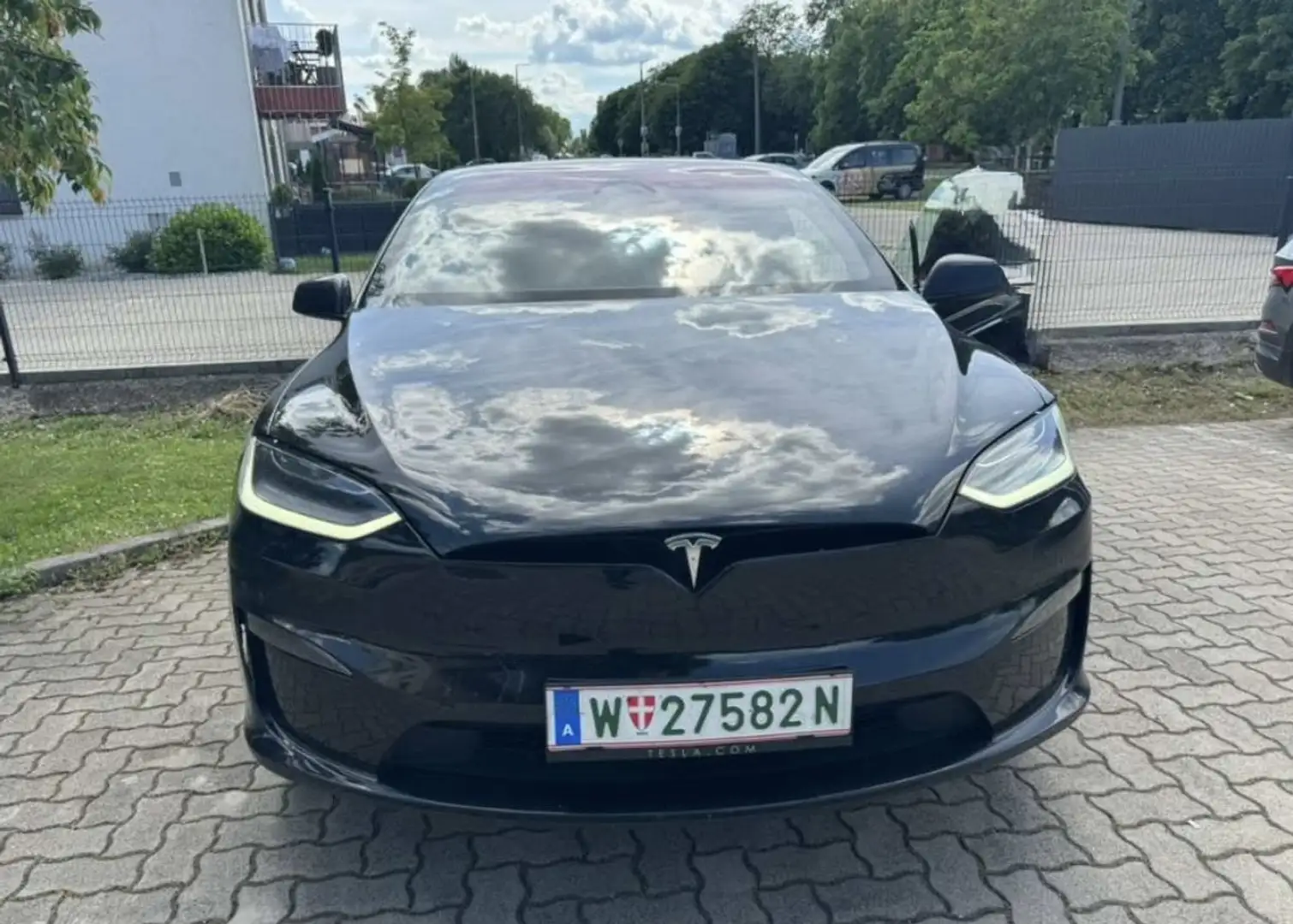 Tesla Model X Plaid - 2
