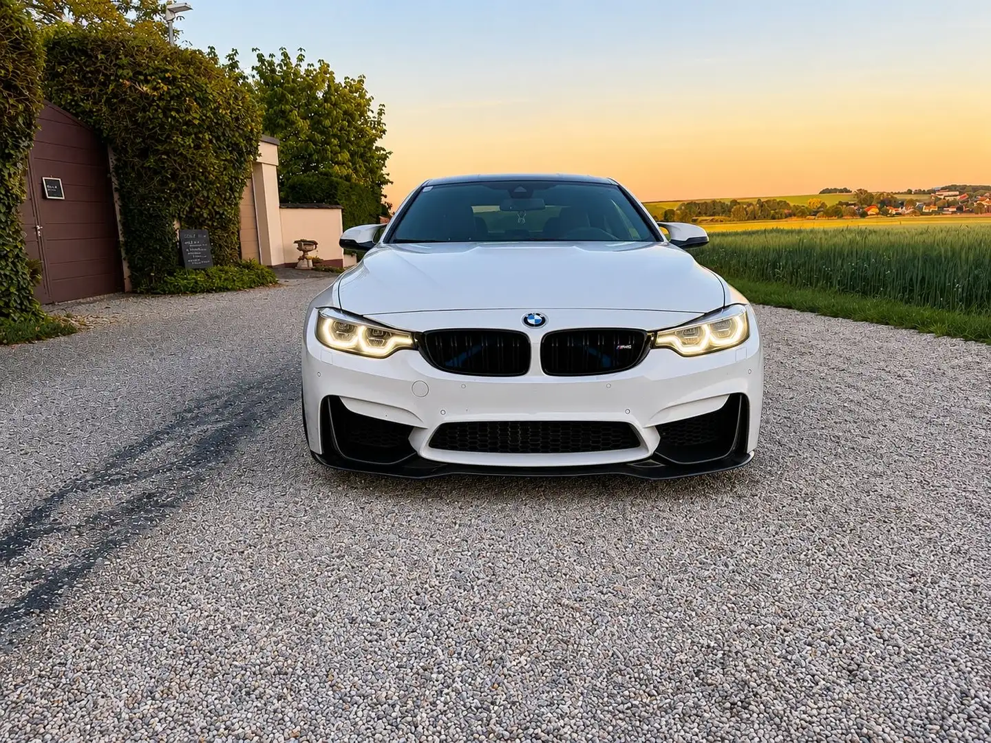 BMW M4 M-DKG - 1