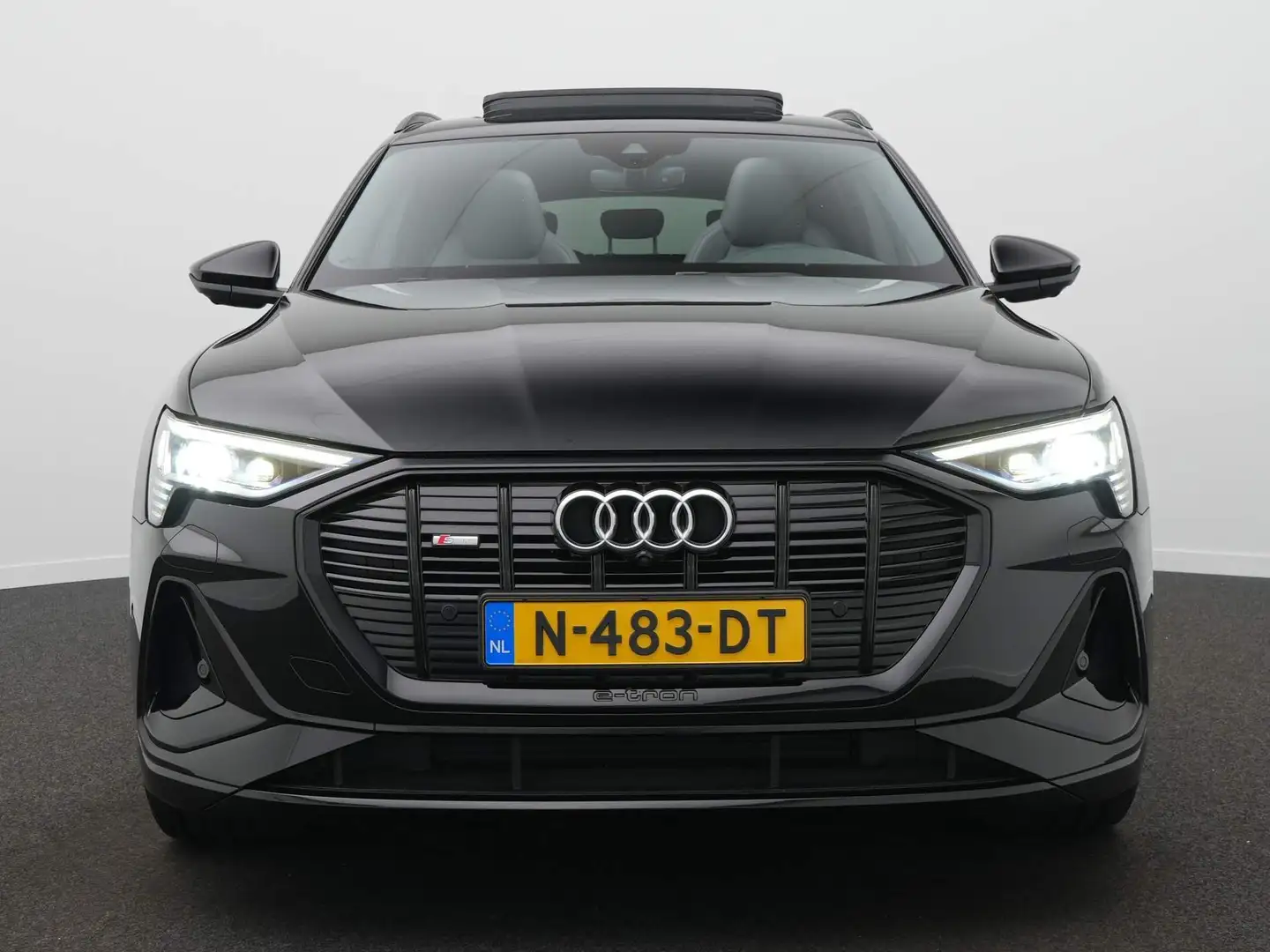 Audi e-tron 55 Quattro S Edition 95 kWh S-Line | Panoramadak | Zwart - 2