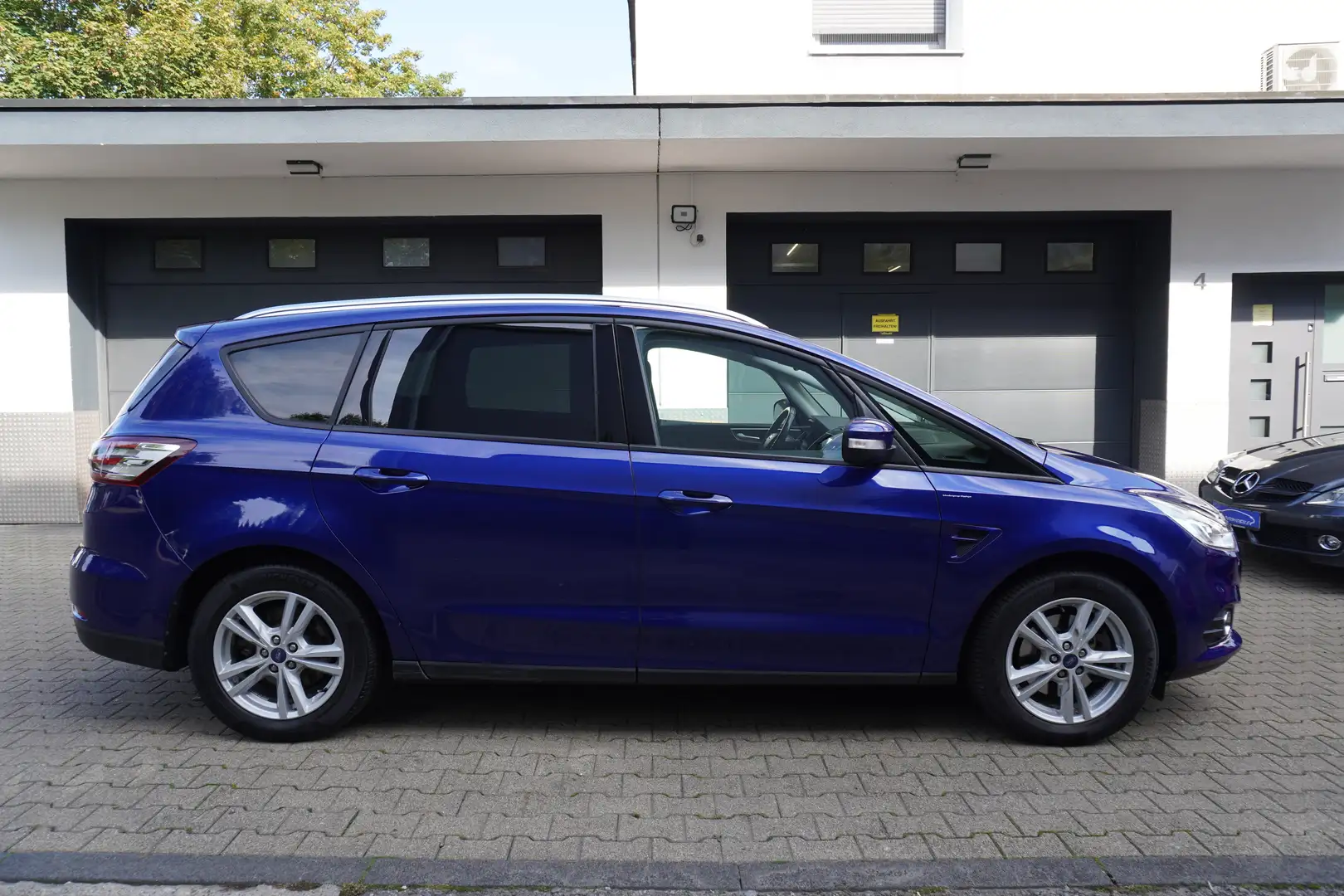 Ford S-Max 1.5 EcoBoost Business NAVI+KAMERA+AHK+ALU+7-Sitze Blau - 2