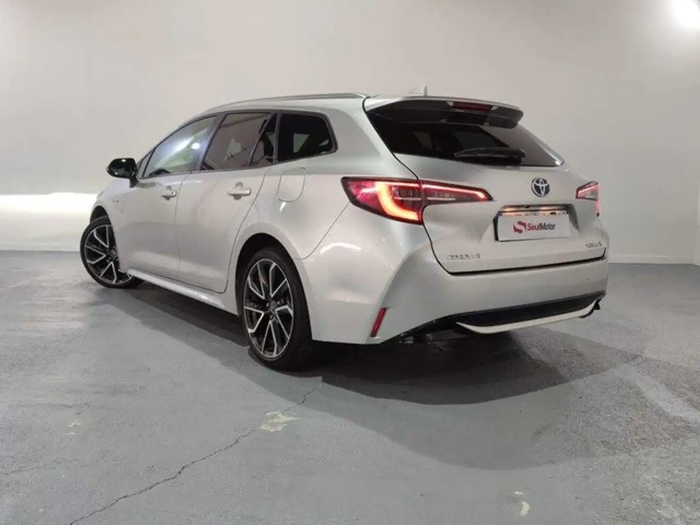 Toyota Corolla Touring Sports 180H Feel! Gris - 2