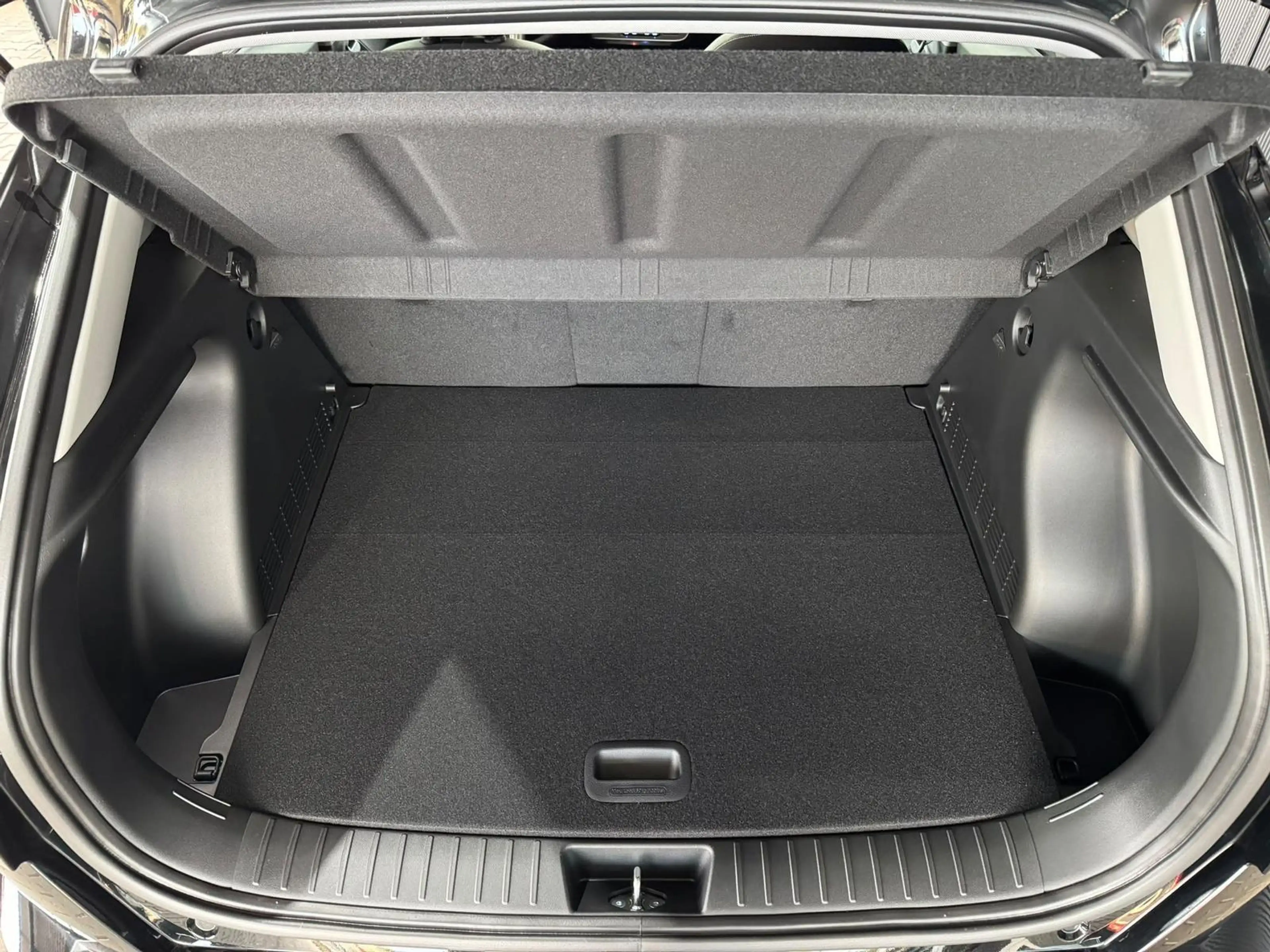 Hyundai KONA Comfort 64,8 kWh / 360 Grad / ACC / Totwinkel / Ke — photo 8