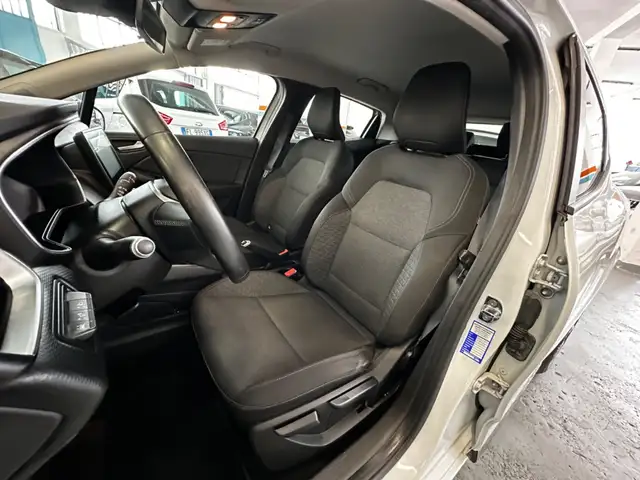 Renault Clio view 14