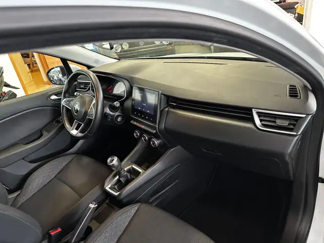 Renault Clio view 10