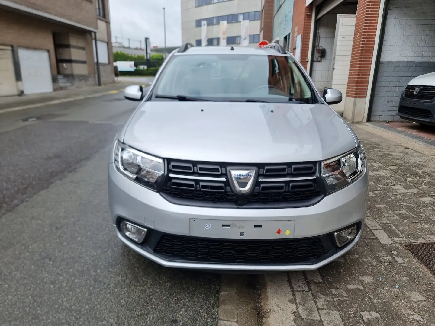 Dacia Logan 1.5 dCi Lauréate euro6b et  1 An de garantie Gris - 1