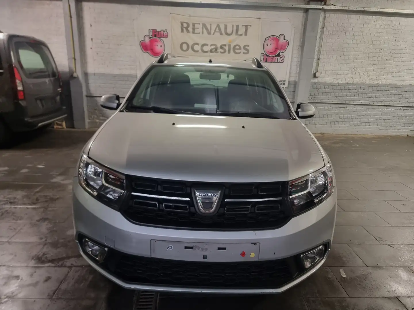 Dacia Logan 1.5 dCi Lauréate euro6b et 1 An de garantie Gris - 1