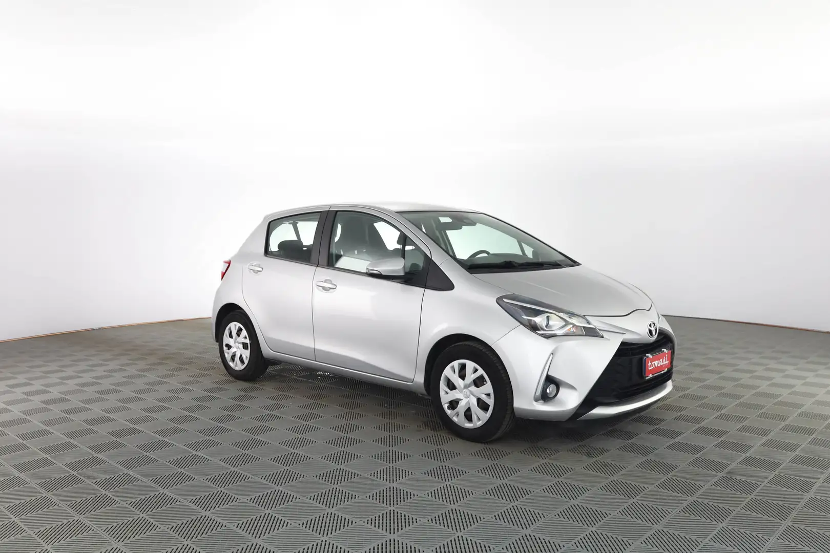 Toyota Yaris 1.0 5 porte Business Argento - 2