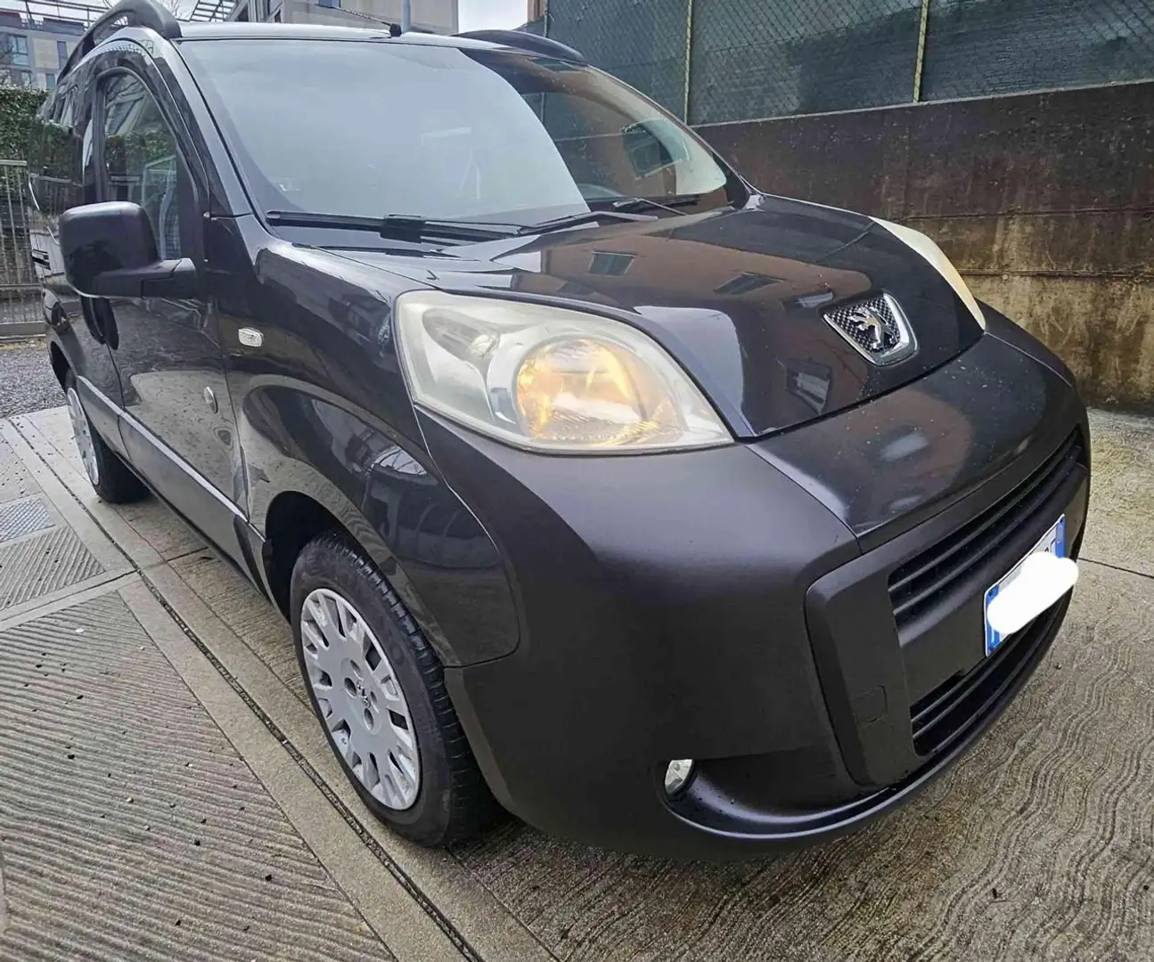 Peugeot Bipper Tepee 1.3 HDi 75 FAP Stop&Start Outdoor Fekete - 1
