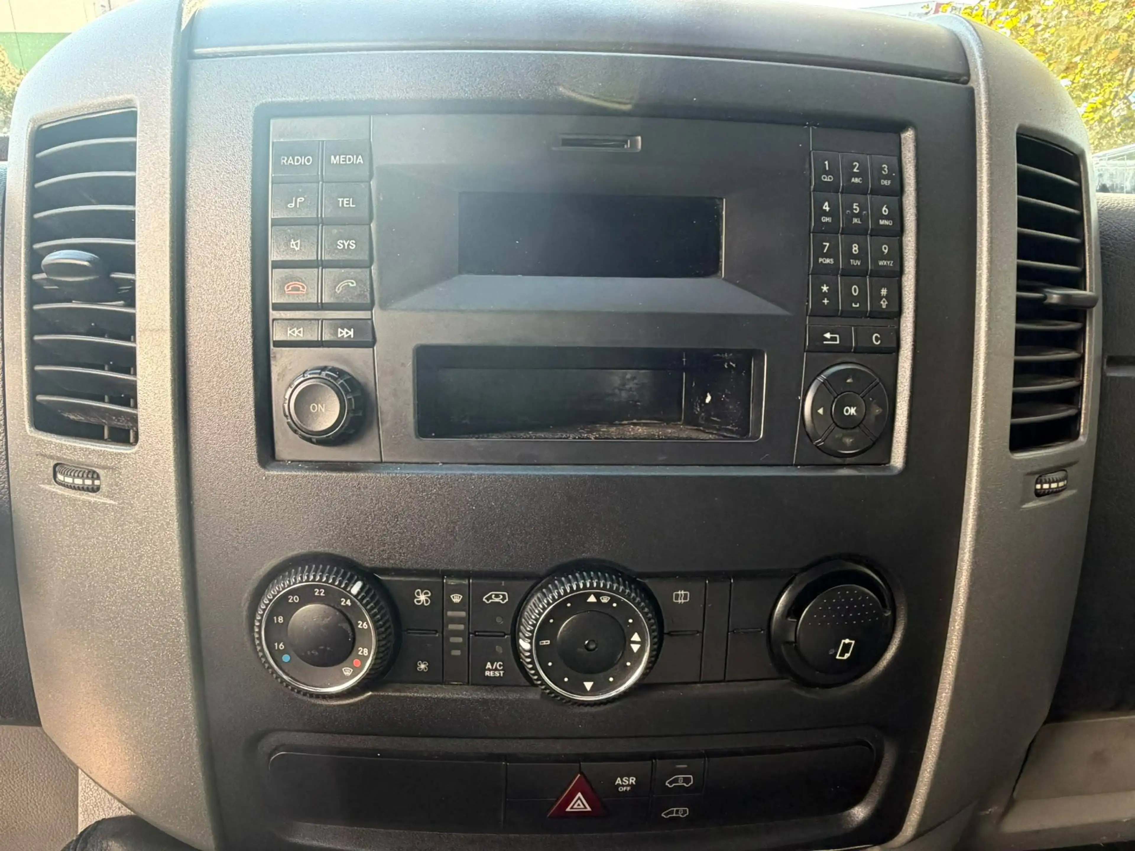 Volkswagen Crafter (Stock ID 19335) — photo 14