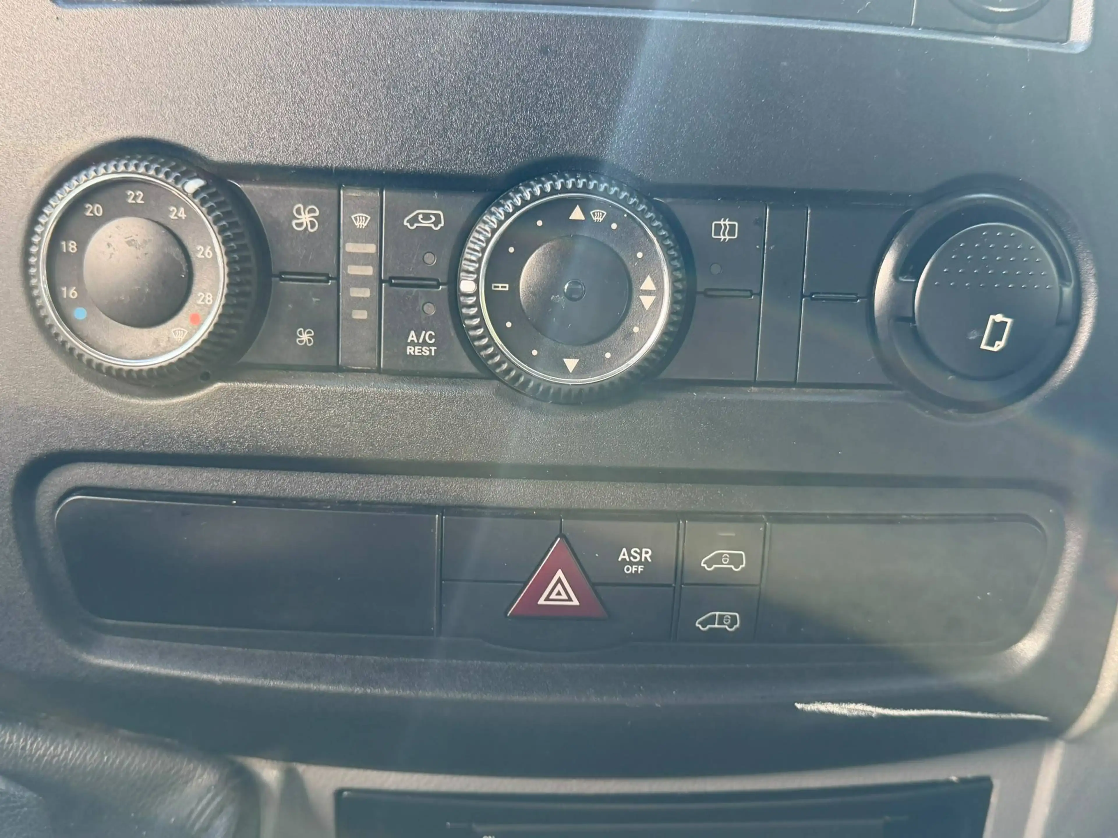 Volkswagen Crafter (Stock ID 19335) — photo 13