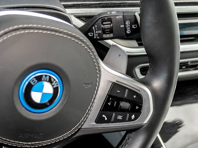 BMW X5 view 16