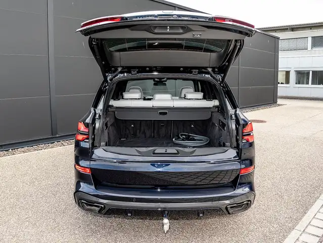 BMW X5 view 24