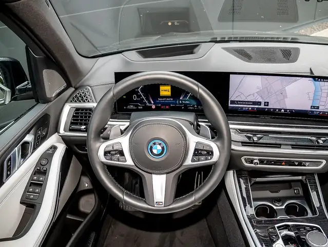 BMW X5 view 13