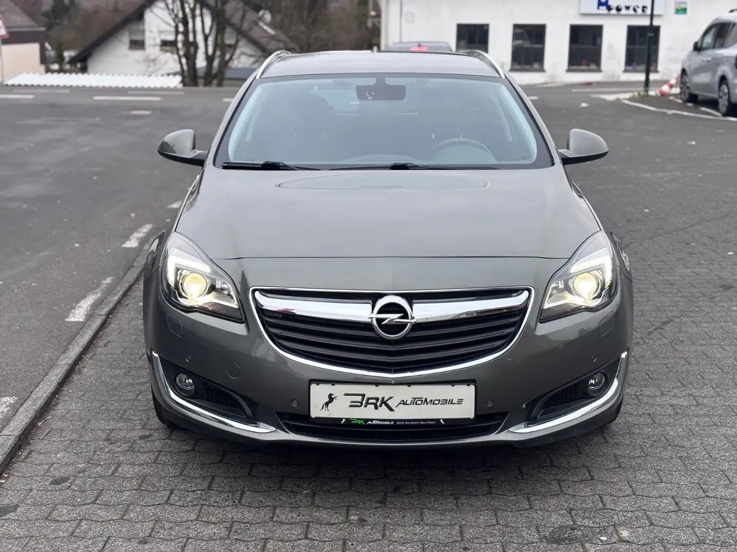 Opel Insignia A Sports Tourer Innovation *NAVI*XENON* Grau - 2